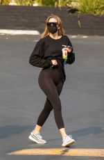 KHLOE KARDASHIAN Out and About in Calabasas 08/17/2021