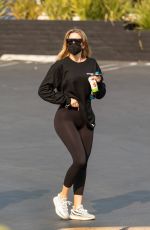 KHLOE KARDASHIAN Out and About in Calabasas 08/17/2021