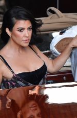 KOURTNEY KARDASHIAN Out in Venice 08/29/2021