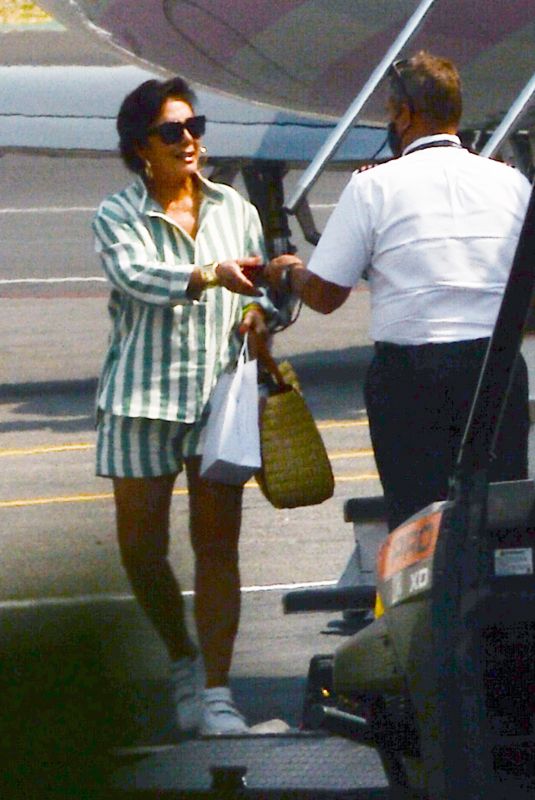 KRIS JENNER Arrives in Los Angeles from Cabo 08/16/2021