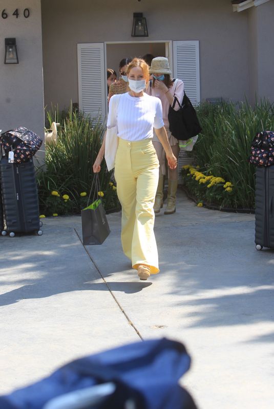 LESLIE MANN at Jennifer Klien
