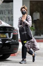 LISA RINNA Shopping at Towne in Beverly Glen in Los Angeles 08/21/2021