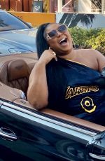 LIZZO Out Cruises in Convertible Bentley on Rodeo Drive in Beverly Hills 08/13/2021