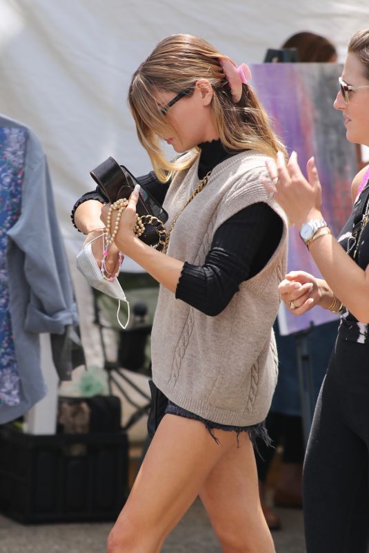 OLIVIA JADE at Melrose Place Farmers Market in Los Angeles 08/22/2021