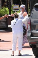 PINK Arrives at Geofrey