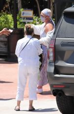 PINK Arrives at Geofrey