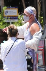 PINK Arrives at Geofrey
