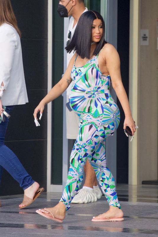 Pregnant CARDI B Out in New Jersey 08/16/2021