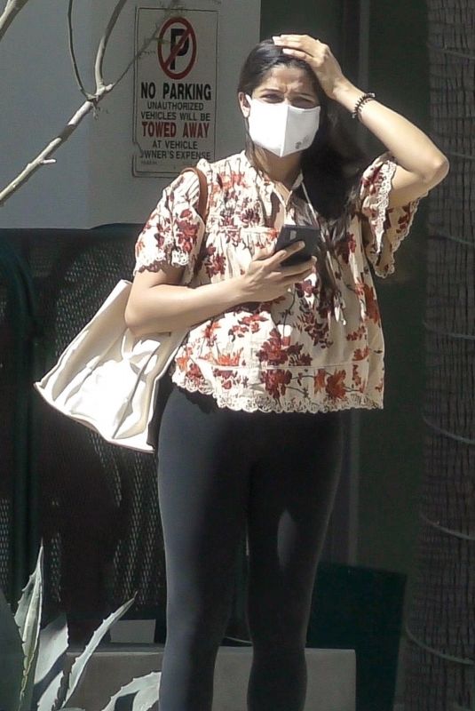 Pregnant FREIDA PINTO at United Medical Imaging of Los Angeles 08/26/2021