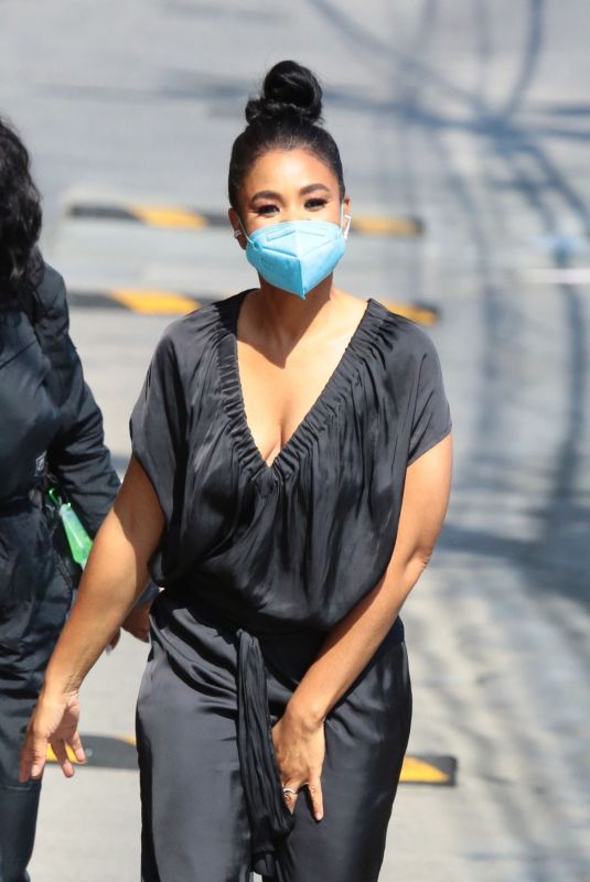 REGINA HALL Arrives at a Studio in Los Angeles 08/12/2021