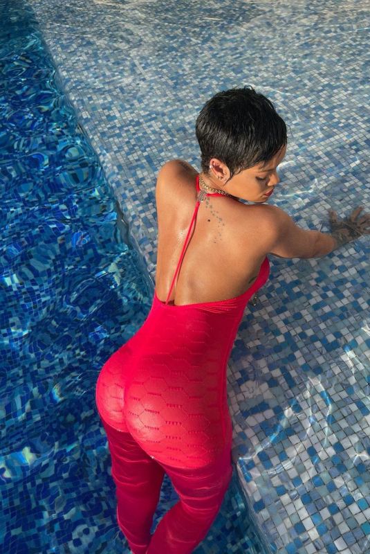 RIHANNA for Savage x Summer 2021