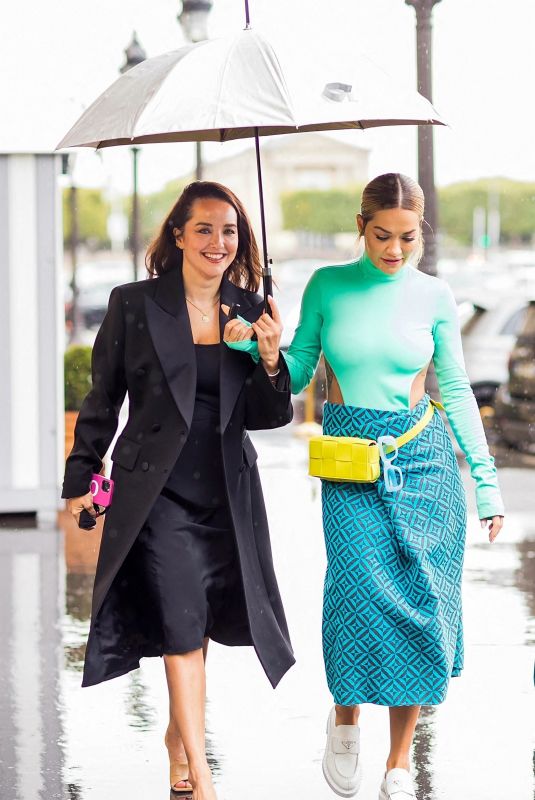 RITA and ELENA ORA Out Shopping in Paris 08/09/2021