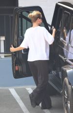 ROSIE HUNTINGTON_WHITELEY Out in Beverly Hills 08/13/2021