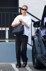 ROSIE HUNTINGTON_WHITELEY Out in Beverly Hills 08/13/2021