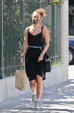 RUMER WILLIS Picking up Some Lunch to Go in Los Feliz 08/29/2021