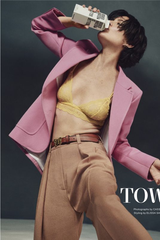 SHALOM HARLOW in Harper