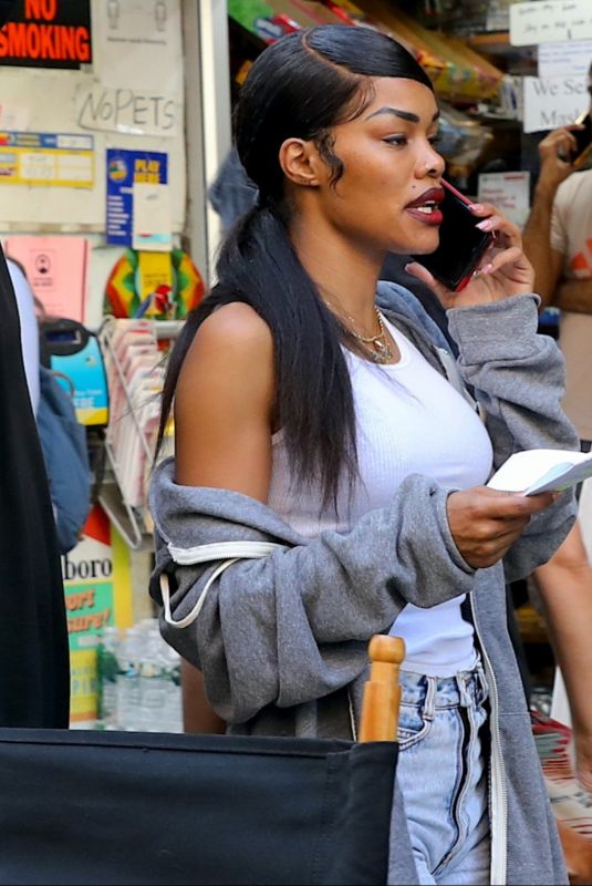 TEYANA TAYLOR on the Set of A Thousand and One in Harlem 08/04/2021