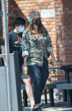 TYRA BANKS at Palisades Garden Cafe in Pacific Palisades 08/26/2021
