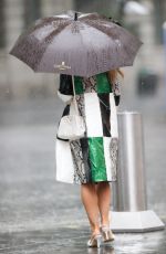 VOGUE WILLIAMS Braves the Rain Out in London 08/07/2021
