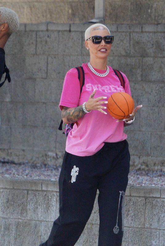 AMBER ROSE Out and About in Los Angeles 09/17/2021