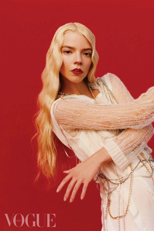 ANYA TAYLOR-JOY for Vogue Magaazine, Mexico October 2021
