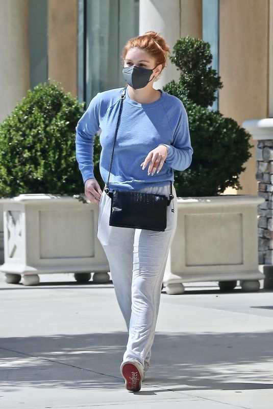 ARIEL WINTER Leaves a Skin Care Clinic in Los Angeles 09/02/2021