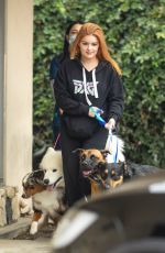 ARIEL WINTER Picking up Her Dogs from Groomer in Los Angeles 09/27/2021