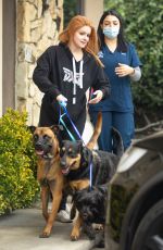 ARIEL WINTER Picking up Her Dogs from Groomer in Los Angeles 09/27/2021