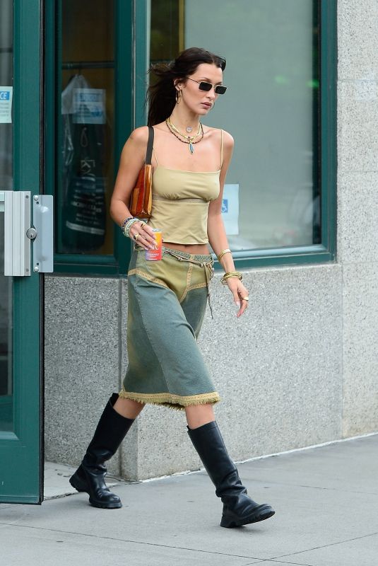 BELLA HADID Leaves Her Apartment in New York 09/01/2021