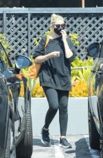 CAMERON DIAZ Shopping at Melanie Grant in West Hollywood 09/07/2021