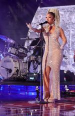 CHLE and HALLE BAILEY Performs at 2021 Global Citizen Live in Los Angeles 09/25/2021