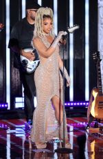 CHLE and HALLE BAILEY Performs at 2021 Global Citizen Live in Los Angeles 09/25/2021