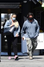ELIZABETH BERKLEY and Greg Lauren Out for Lunch in Brentwood 09/09/2021
