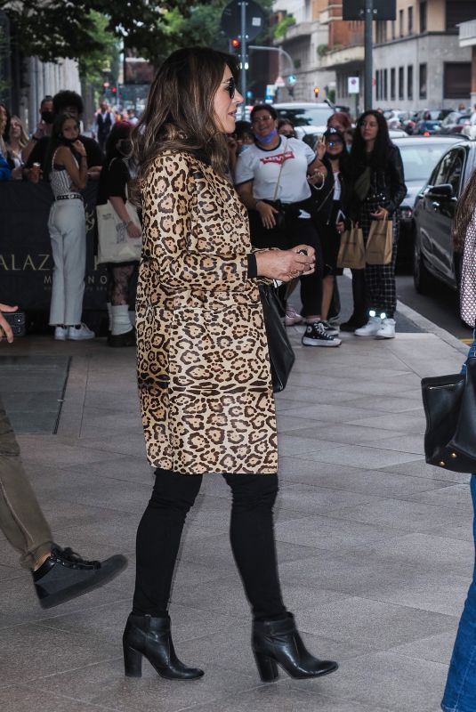 ELIZABETH HURLEY Out at Milan Fashion Week 09/25/2021
