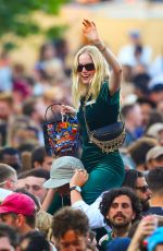 ELLIE BAMBER at All Points East Festival in Victoria Park 08/29/2021