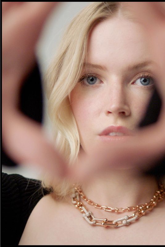 ELLIE BAMBER for Elle Magazine, UK August 2021