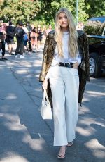 ELSA HOSK Arrives at Michael Kors Spring/Summer 2022 Show at New York Fashion Week 09/10/2021