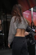 EMILY RATAJKOWSKI Arrives at Revolve Gallery in New York 09/09/2021