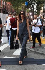 EMILY RATAJKOWSKI Arrives at Tory Burch Fashion Show in New York 09/12/2021