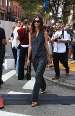 EMILY RATAJKOWSKI Arrives at Tory Burch Fashion Show in New York 09/12/2021