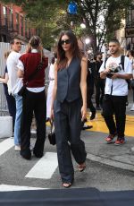 EMILY RATAJKOWSKI Arrives at Tory Burch Fashion Show in New York 09/12/2021