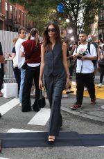 EMILY RATAJKOWSKI Arrives at Tory Burch Fashion Show in New York 09/12/2021