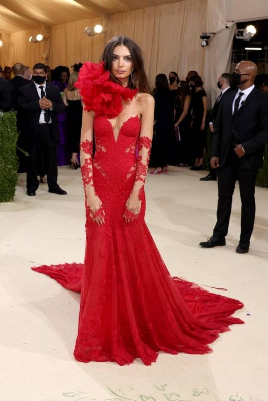 EMILY RATAJKOWSKI at 2021 Met Gala in New York 09/13/2021