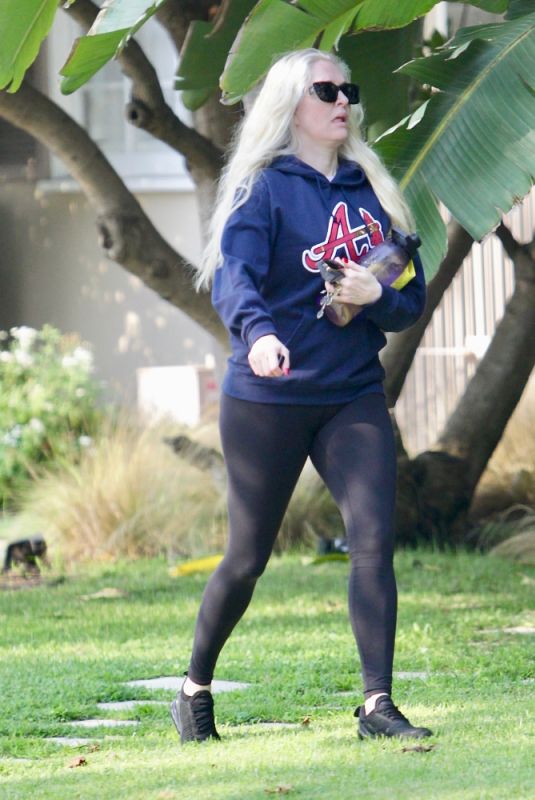 ERIKA JAYNE Heading to a Personal Trainer in Beverly Hills 09/20/2021