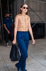 GIGI HADID Leaves Altuzarra Spring 2022 Ready-to-wear Fashion Show in New York 09/12/2021