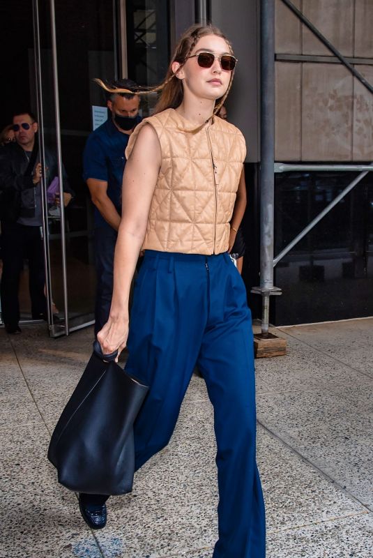 GIGI HADID Leaves Altuzarra Spring 2022 Ready-to-wear Fashion Show in New York 09/12/2021