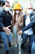 GIGI HADID Leaves Tod
