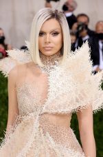 HAILEE STEINFELD at 2021 Met Gala in New York 09/13/2021