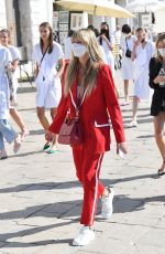 HEIDI and LENI KLUM Out in Venice 08/27/2021