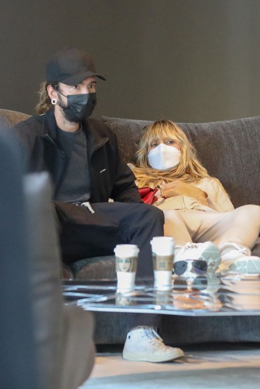 HEIDI KLUM and Tom Kaulitz Shopping for Furniture at Edra in West Hollywood 09/29/2021